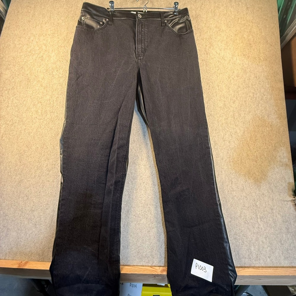 Abercrombie & Fitch 90s Straight Ultra High Rise Vegan Leather Jeans 33/16L